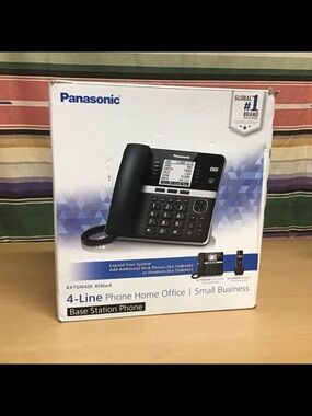 Panasonic KX-TGW420 4-Line Expandable Business Phone with Answering System B2